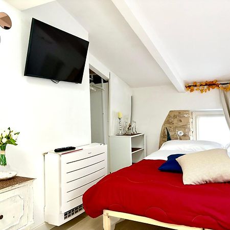Dimora Di Charme Rooms & Apartments 佩斯基耶拉德加达 外观 照片