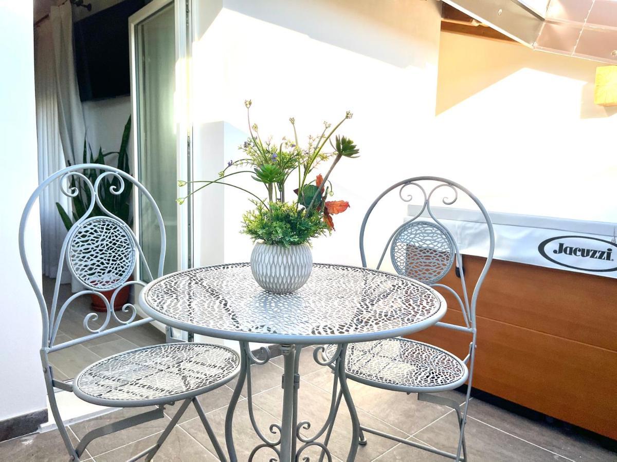 Dimora Di Charme Rooms & Apartments 佩斯基耶拉德加达 外观 照片