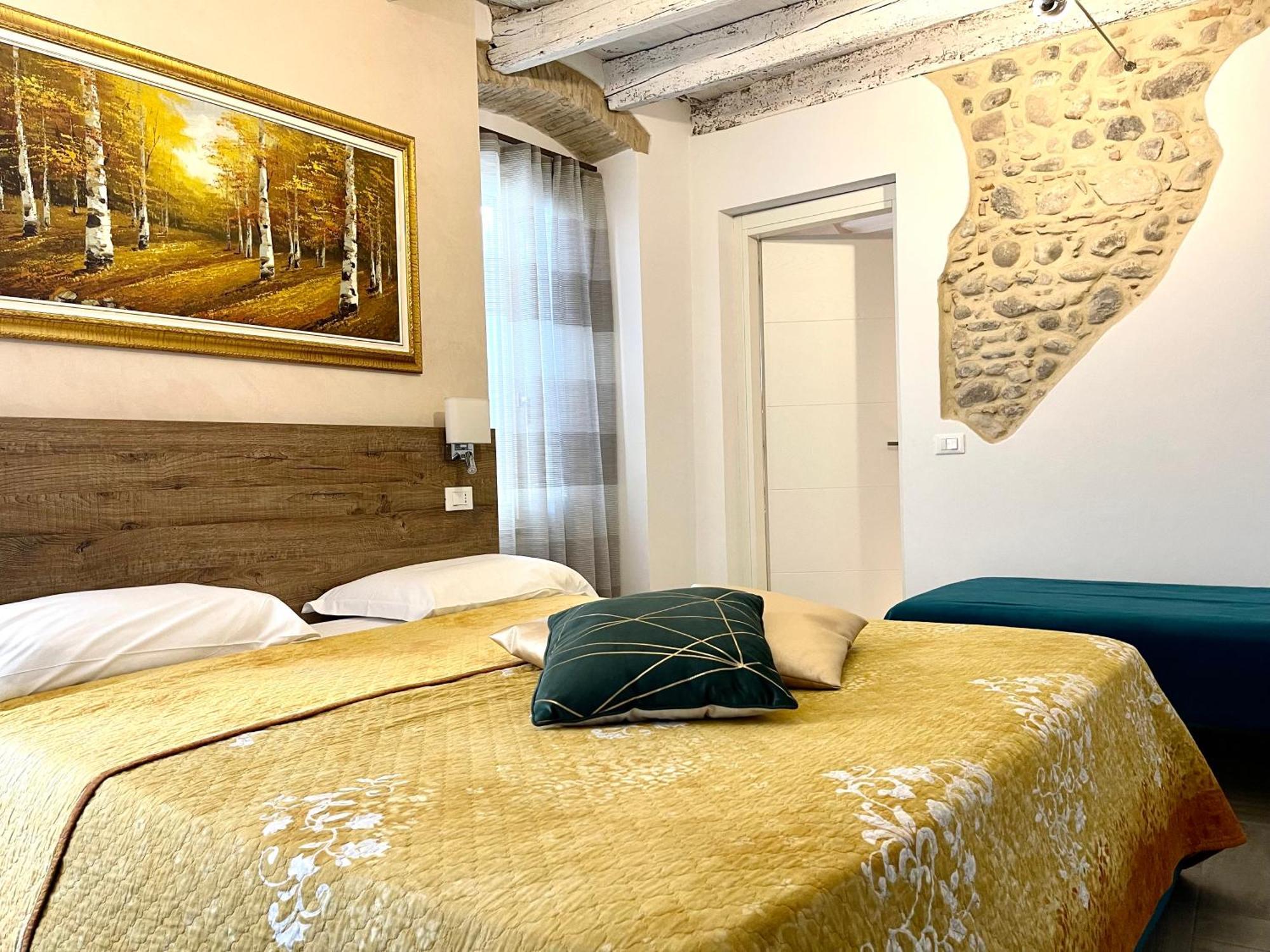 Dimora Di Charme Rooms & Apartments 佩斯基耶拉德加达 外观 照片