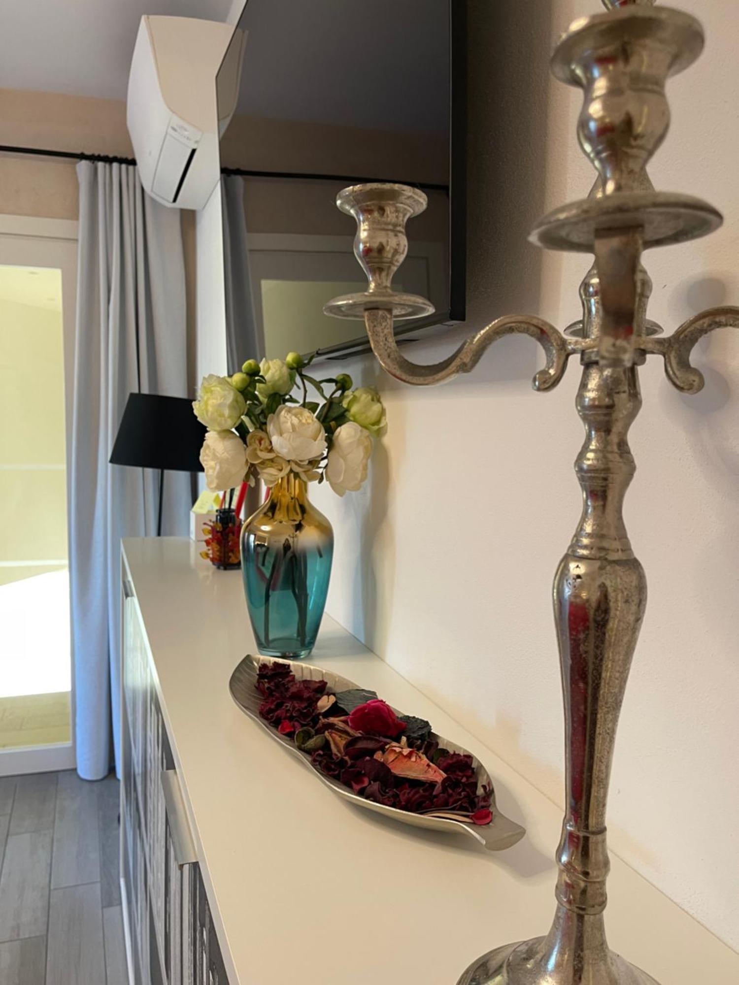 Dimora Di Charme Rooms & Apartments 佩斯基耶拉德加达 外观 照片