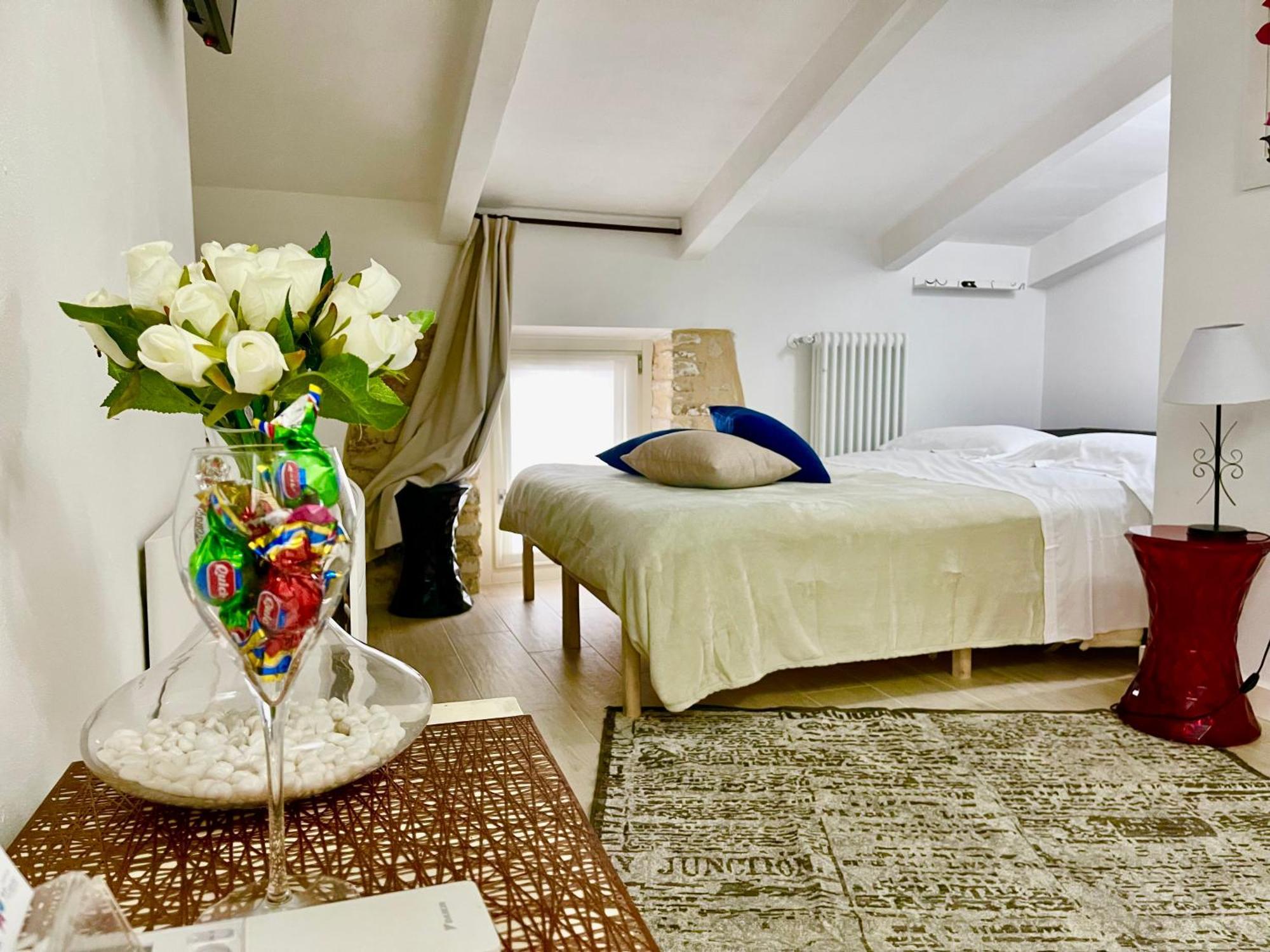 Dimora Di Charme Rooms & Apartments 佩斯基耶拉德加达 外观 照片