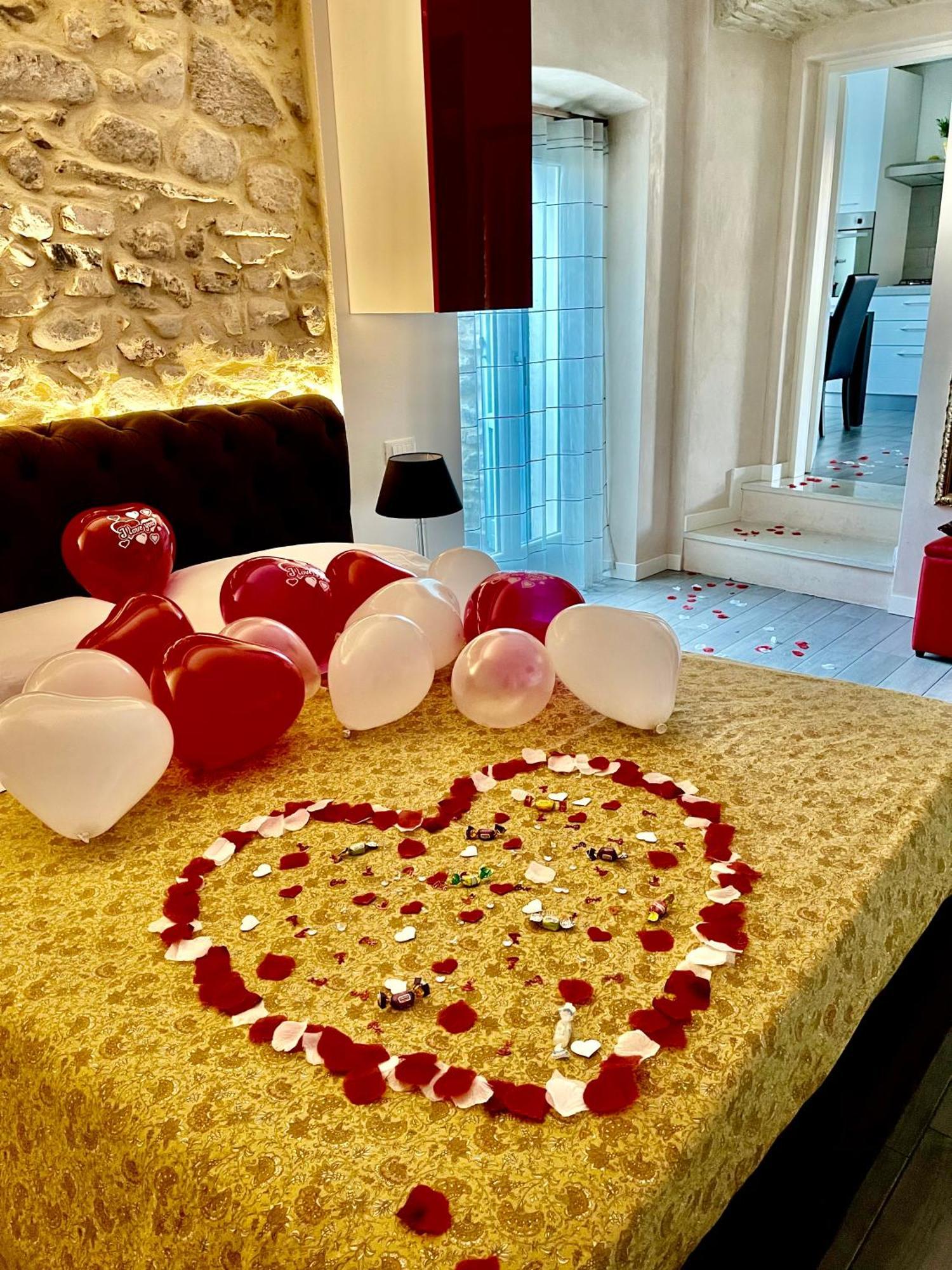 Dimora Di Charme Rooms & Apartments 佩斯基耶拉德加达 外观 照片
