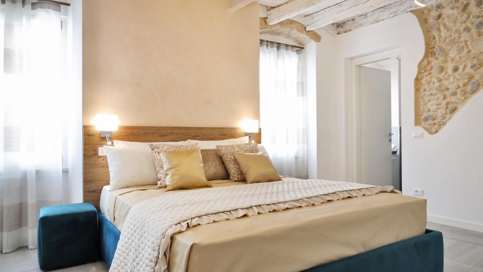 Dimora Di Charme Rooms & Apartments 佩斯基耶拉德加达 外观 照片