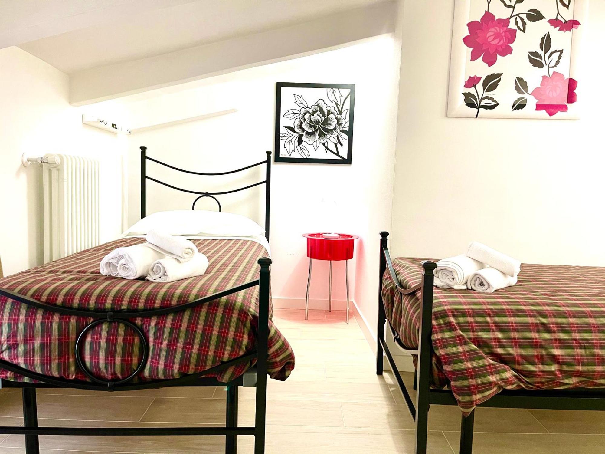 Dimora Di Charme Rooms & Apartments 佩斯基耶拉德加达 外观 照片