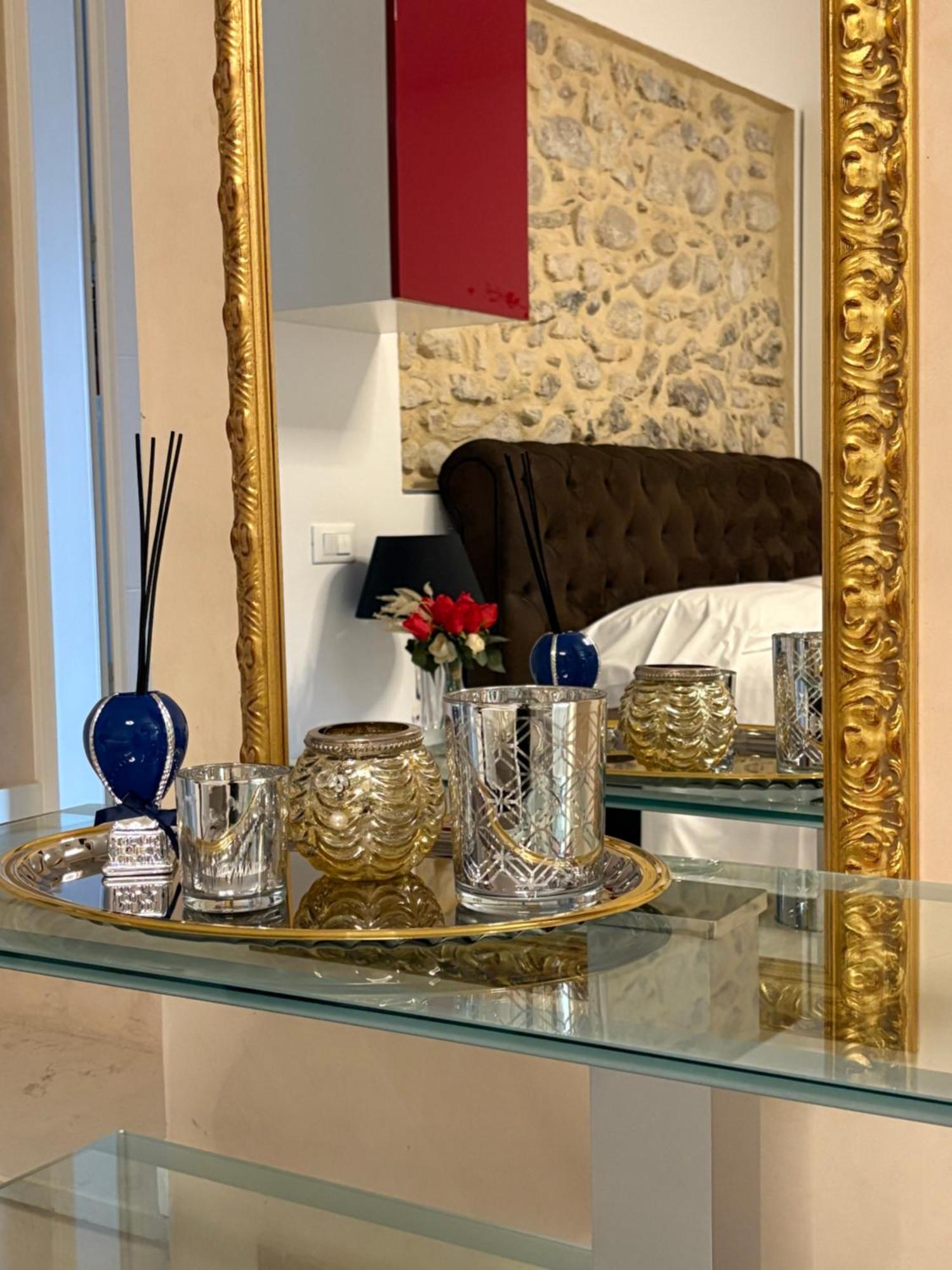 Dimora Di Charme Rooms & Apartments 佩斯基耶拉德加达 外观 照片