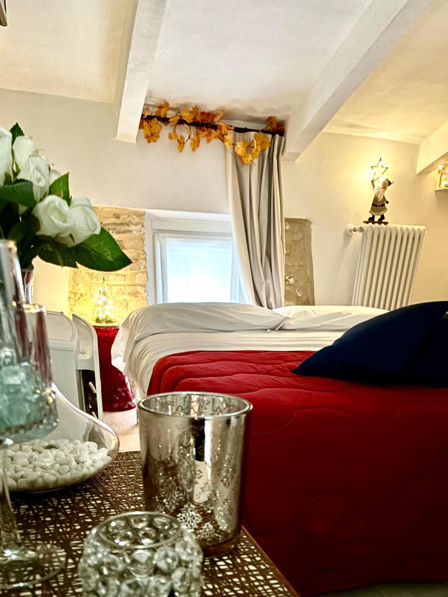 Dimora Di Charme Rooms & Apartments 佩斯基耶拉德加达 外观 照片